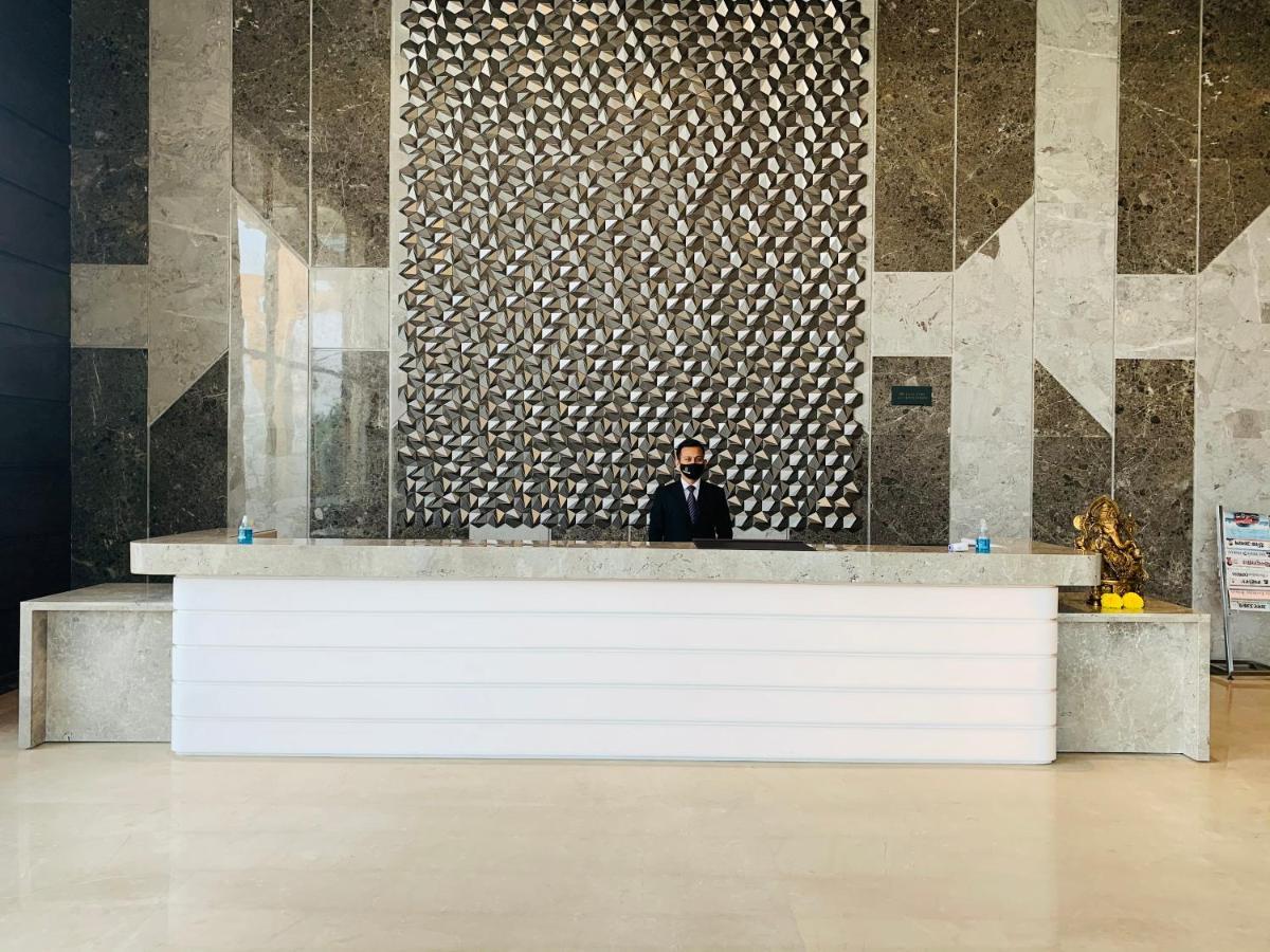 The Grand Arc Hotel & Convention Centre Shahjahanpur Zewnętrze zdjęcie
