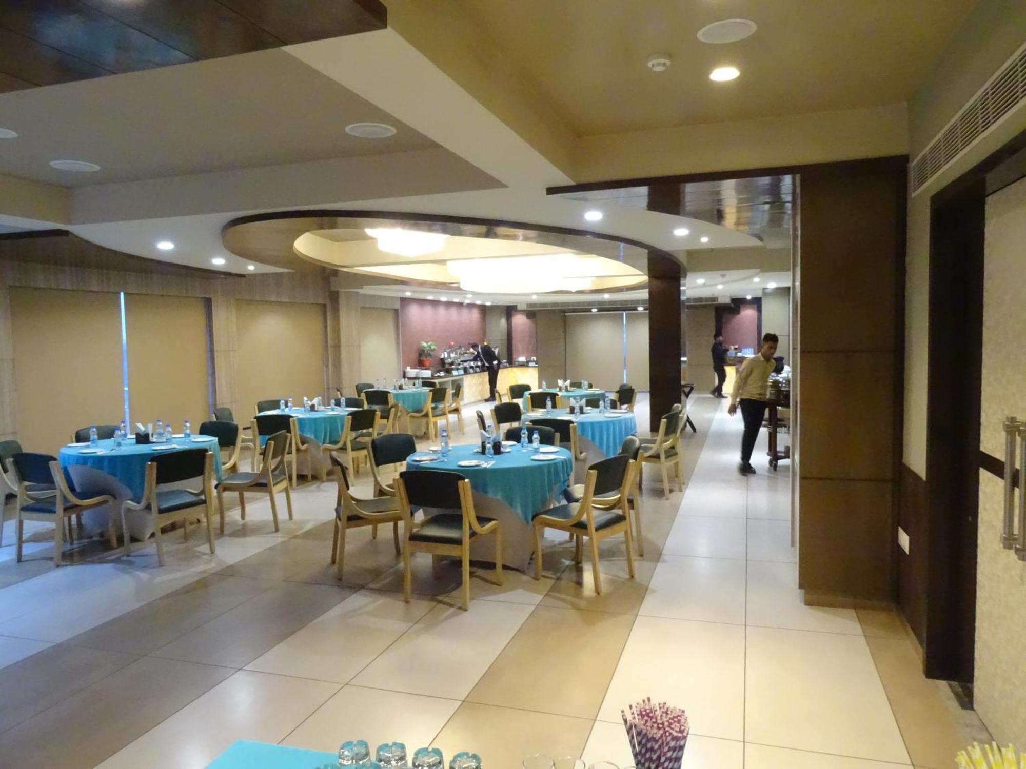 The Grand Arc Hotel & Convention Centre Shahjahanpur Zewnętrze zdjęcie
