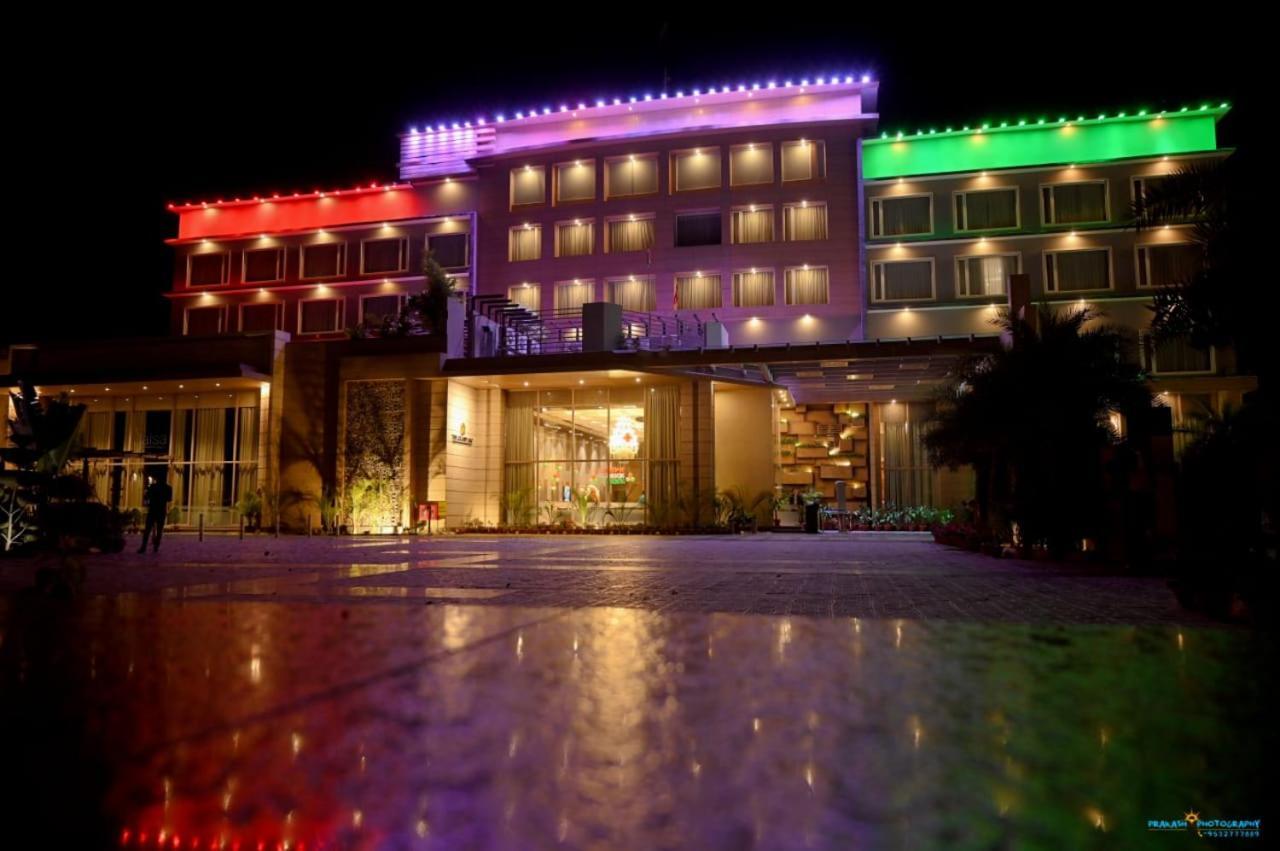 The Grand Arc Hotel & Convention Centre Shahjahanpur Zewnętrze zdjęcie