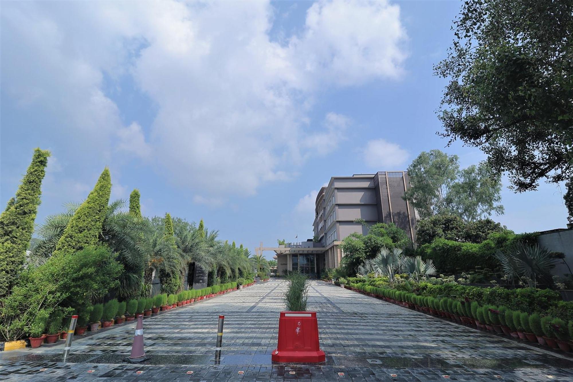 The Grand Arc Hotel & Convention Centre Shahjahanpur Zewnętrze zdjęcie